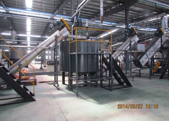 Дробилка CE пластиковая повторно используя, бутылка ЛЮБИМЦА 2000kg/H повторно используя линию
