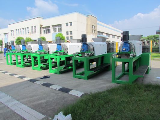 машина магнитного топления 75kw пластиковая сжимая