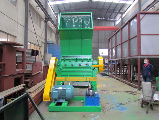 PE 1500kg/H 90kw снимает пластиковую машину дробилки